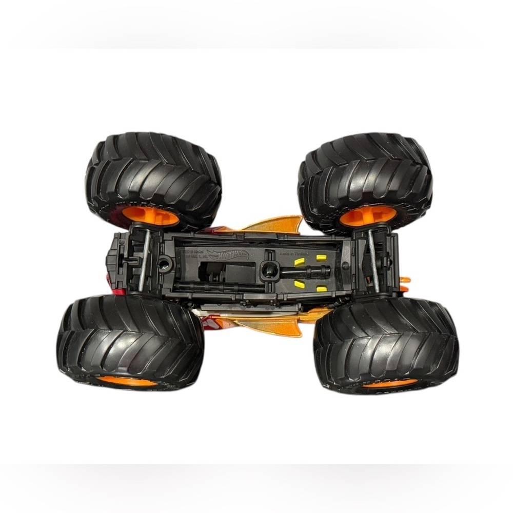 Hot Wheels Tiger Shark 1:24 Diecast Monster Truck - Picture 9 of 9